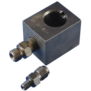 Адаптер за тестване на инжектори, предназначен за автомобили от марките Renault и Mack.